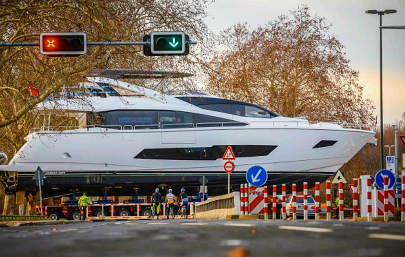 Boot Dusseldorf piu grande megayacht mai esposto