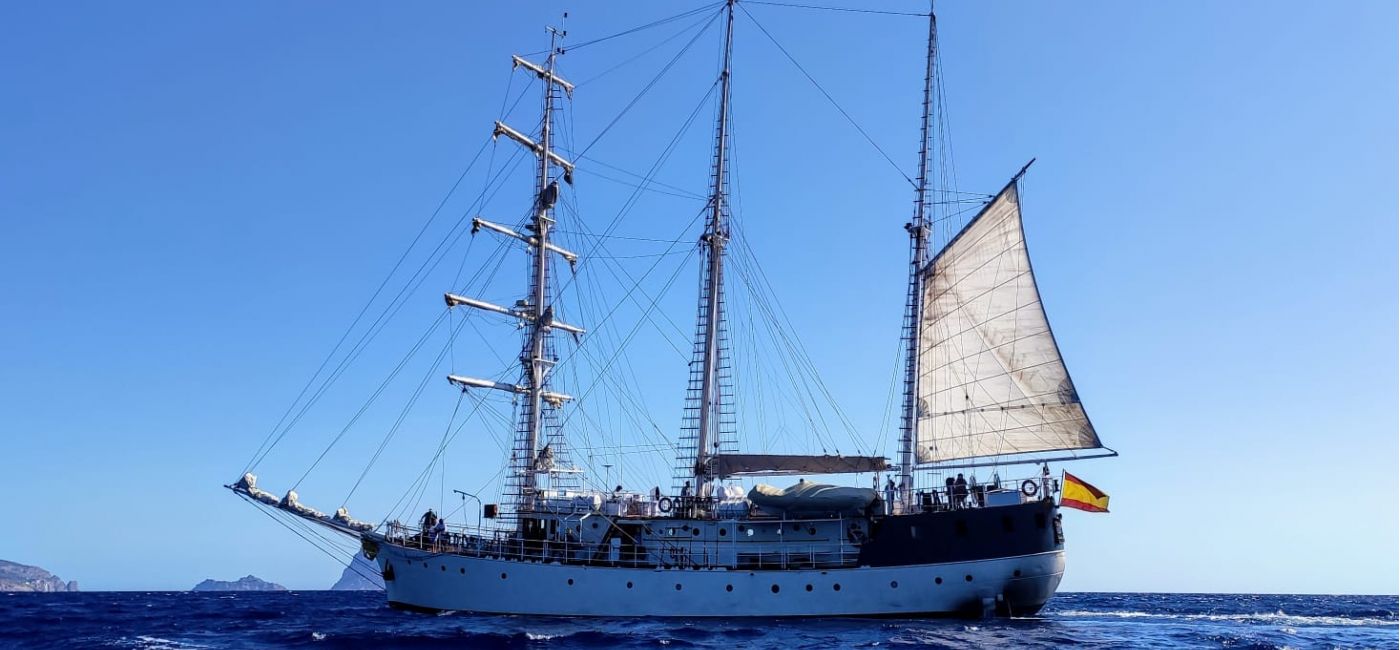 La II Travesía Planeta Azul ha zarpado desde Valencia rumbo a las Baleares