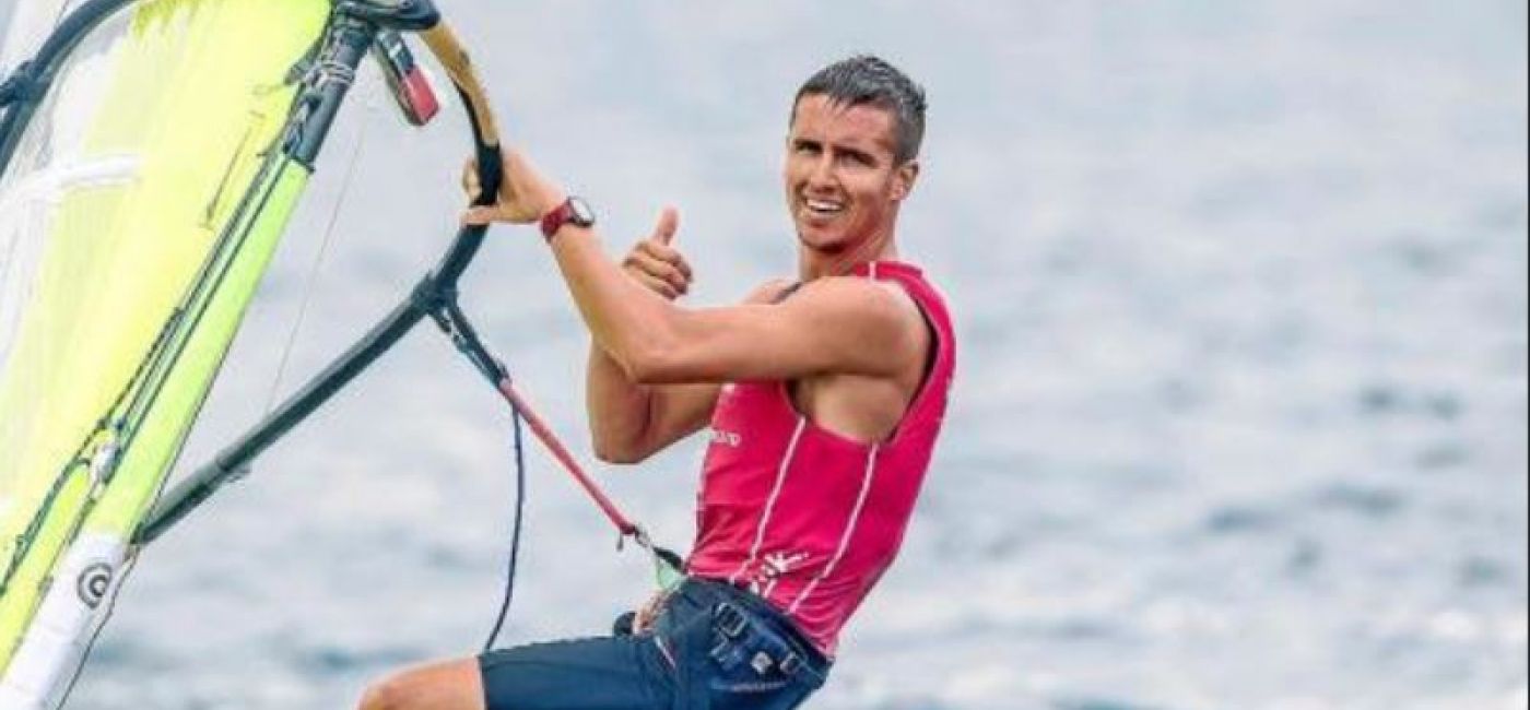 Mateo Sanz despide la temporada con un éxito en aguas de Enoshima