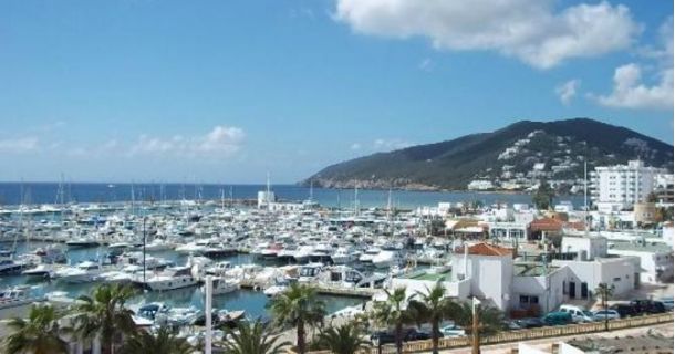 OFERTA DE VENTA AMARRE 12M MARINA SANTA EULALIA