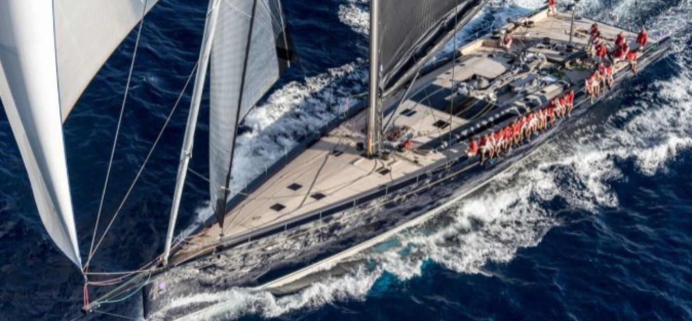 ¡SUPERYATE AL AGUA!: EL 'MY SONG' CAE POR LA BORDA DEL CARGUERO QUE LO TRANSPORTABA A IBIZA