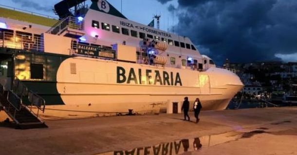 Canceladas más de treinta conexiones marítimas entre las Pitiusas por el mal tiempo