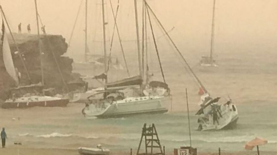 Un fuerte temporal, que remite hoy, provoca el caos en Ibiza